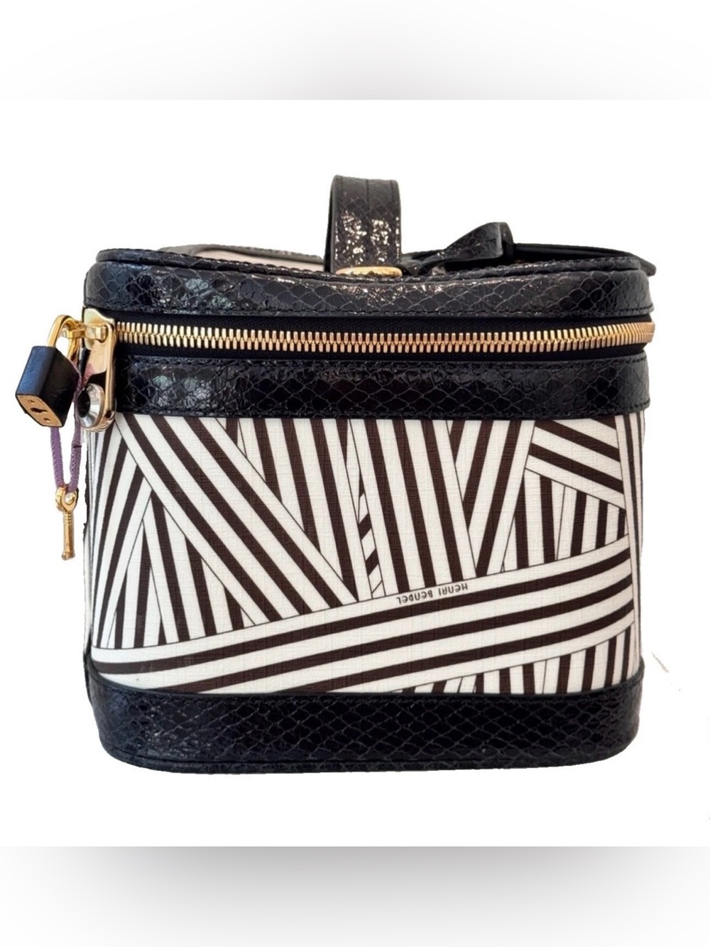 New York Icon Henri Bendel W57th Street Train Case in Disturbed Pattern - Picture 5 of 15